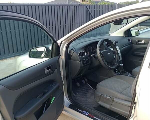 Сірий Форд Фокус, об'ємом двигуна 1.56 л та пробігом 252 тис. км за 5500 $, фото 1 на Automoto.ua