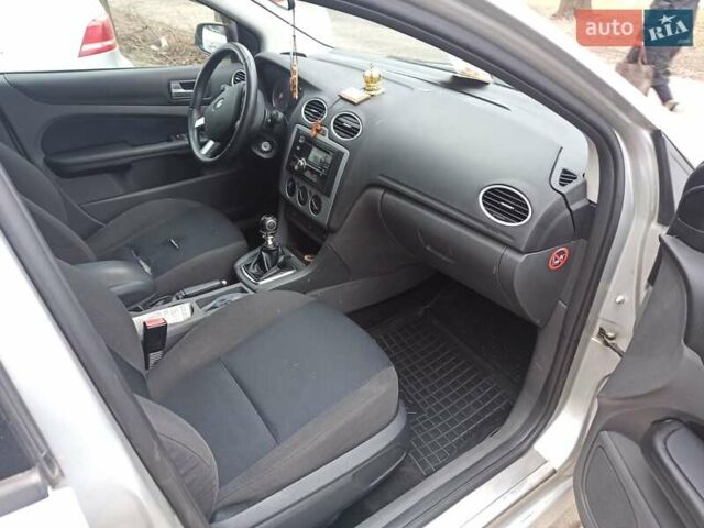 Серый Форд Фокус, объемом двигателя 2 л и пробегом 276 тыс. км за 5200 $, фото 15 на Automoto.ua