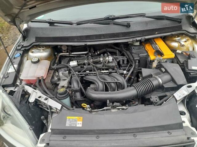 Серый Форд Фокус, объемом двигателя 1.6 л и пробегом 279 тыс. км за 3750 $, фото 4 на Automoto.ua