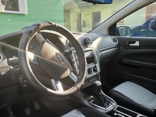 Серый Форд Фокус, объемом двигателя 1.6 л и пробегом 255 тыс. км за 3850 $, фото 7 на Automoto.ua