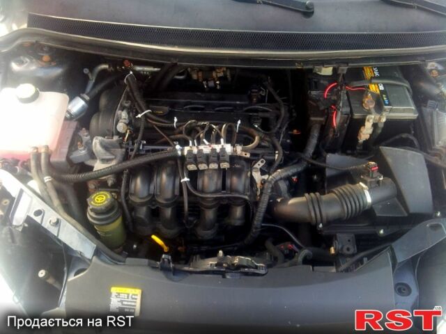 Серый Форд Фокус, объемом двигателя 1.6 л и пробегом 29000 тыс. км за 4444 $, фото 2 на Automoto.ua