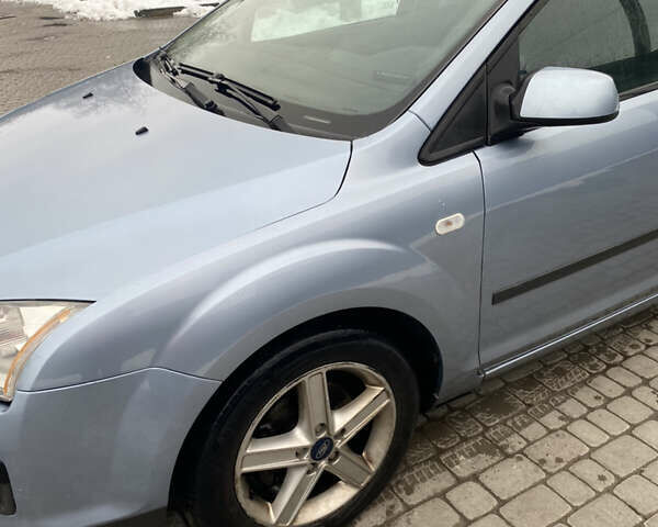 Серый Форд Фокус, объемом двигателя 1.6 л и пробегом 276 тыс. км за 3400 $, фото 7 на Automoto.ua