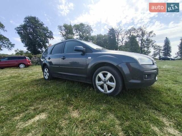 Серый Форд Фокус, объемом двигателя 1.6 л и пробегом 269 тыс. км за 5500 $, фото 2 на Automoto.ua