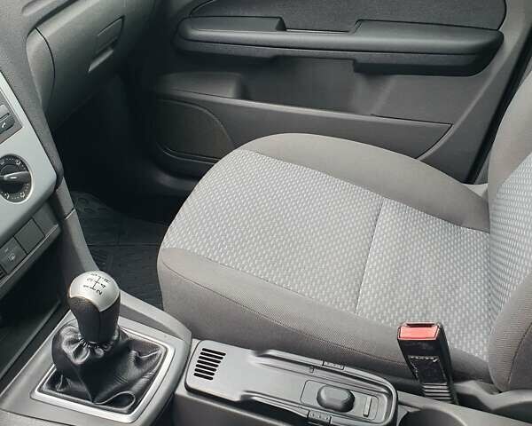 Сірий Форд Фокус, об'ємом двигуна 1.6 л та пробігом 229 тис. км за 4999 $, фото 40 на Automoto.ua