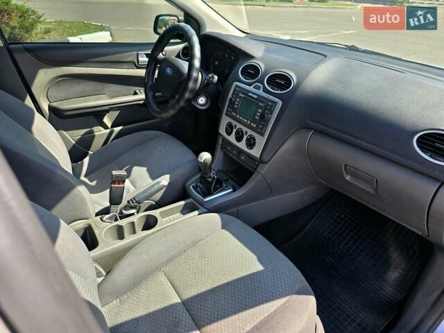 Сірий Форд Фокус, об'ємом двигуна 1.56 л та пробігом 180 тис. км за 3700 $, фото 26 на Automoto.ua