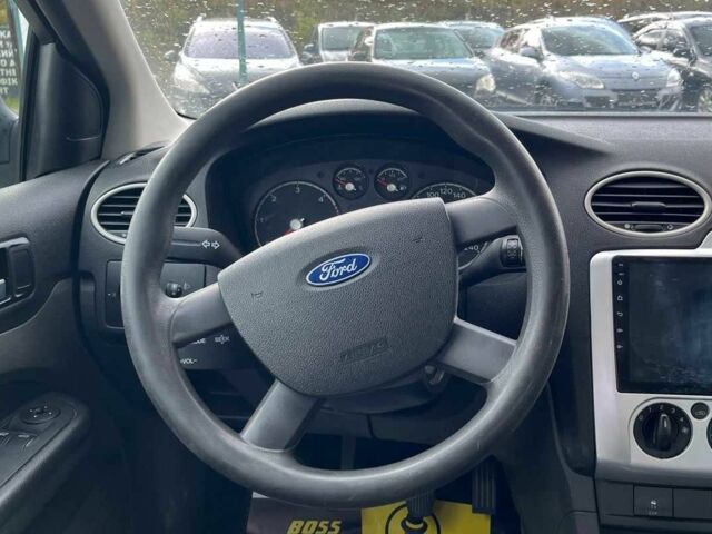 Серый Форд Фокус, объемом двигателя 1.6 л и пробегом 287 тыс. км за 4500 $, фото 10 на Automoto.ua