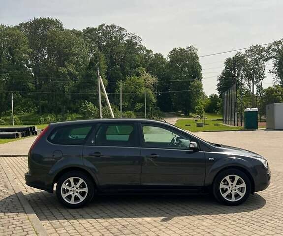 Серый Форд Фокус, объемом двигателя 1.6 л и пробегом 184 тыс. км за 5999 $, фото 6 на Automoto.ua