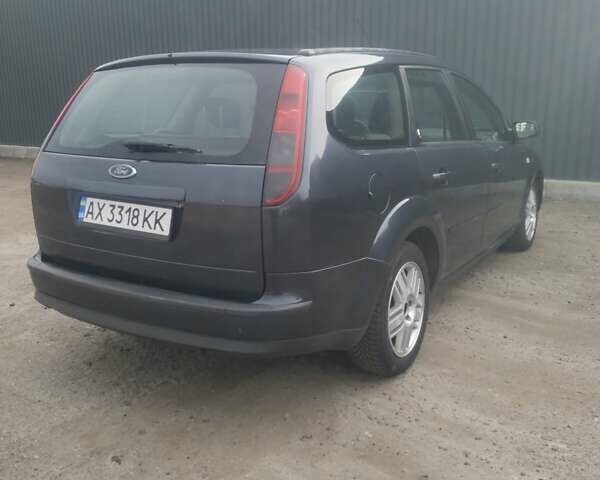 Серый Форд Фокус, объемом двигателя 1.6 л и пробегом 277 тыс. км за 3900 $, фото 5 на Automoto.ua