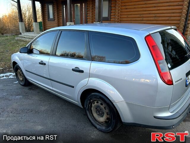 Серый Форд Фокус, объемом двигателя 1.6 л и пробегом 277 тыс. км за 4700 $, фото 3 на Automoto.ua