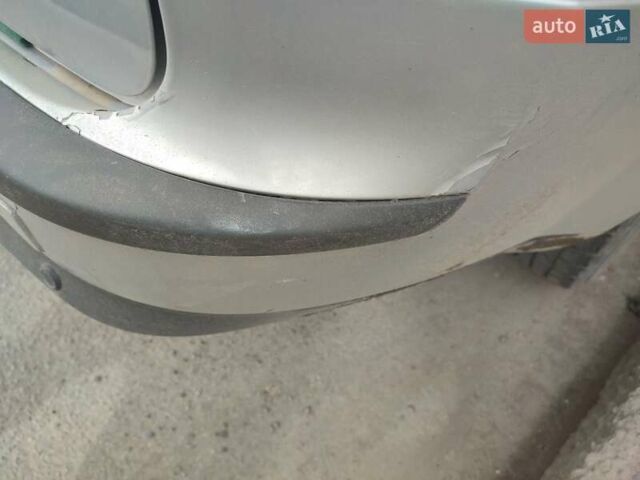 Серый Форд Фокус, объемом двигателя 1.6 л и пробегом 240 тыс. км за 4500 $, фото 7 на Automoto.ua