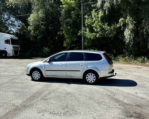 Серый Форд Фокус, объемом двигателя 1.6 л и пробегом 235 тыс. км за 4950 $, фото 5 на Automoto.ua