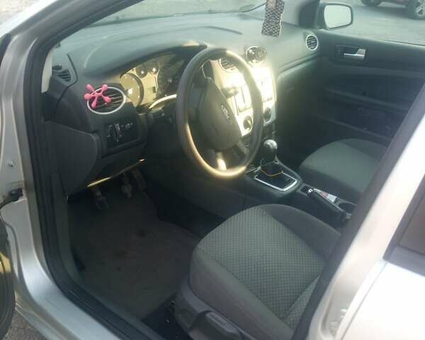 Серый Форд Фокус, объемом двигателя 1.56 л и пробегом 311 тыс. км за 4100 $, фото 2 на Automoto.ua