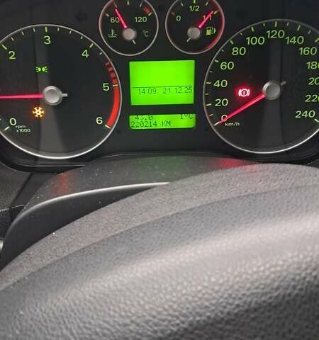 Сірий Форд Фокус, об'ємом двигуна 1.6 л та пробігом 220 тис. км за 4500 $, фото 10 на Automoto.ua