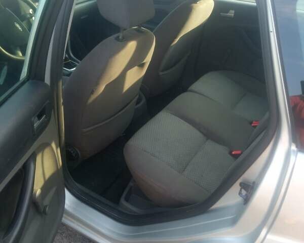 Серый Форд Фокус, объемом двигателя 1.56 л и пробегом 311 тыс. км за 4100 $, фото 1 на Automoto.ua