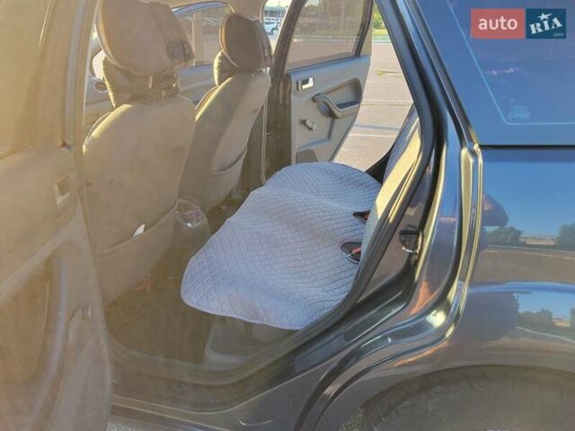 Сірий Форд Фокус, об'ємом двигуна 1.6 л та пробігом 319 тис. км за 5600 $, фото 10 на Automoto.ua