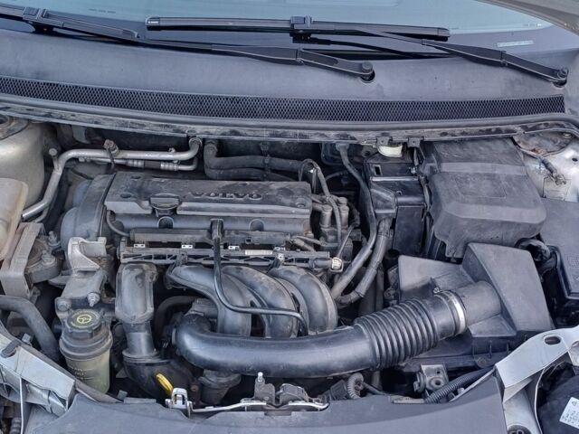 Сірий Форд Фокус, об'ємом двигуна 1.6 л та пробігом 243 тис. км за 4499 $, фото 7 на Automoto.ua