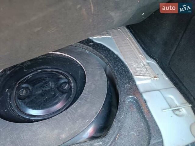 Серый Форд Фокус, объемом двигателя 1.6 л и пробегом 359 тыс. км за 3899 $, фото 4 на Automoto.ua