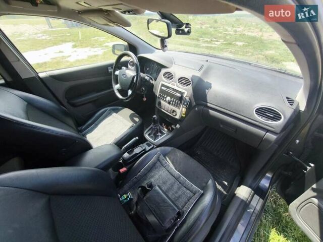 Серый Форд Фокус, объемом двигателя 1.6 л и пробегом 269 тыс. км за 5500 $, фото 7 на Automoto.ua