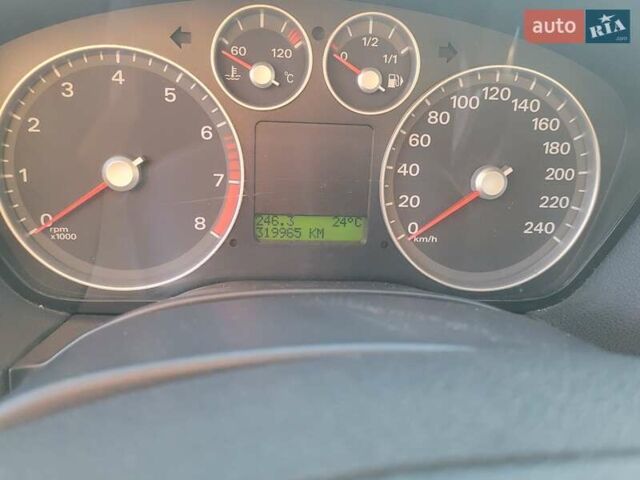 Сірий Форд Фокус, об'ємом двигуна 1.6 л та пробігом 319 тис. км за 5600 $, фото 1 на Automoto.ua