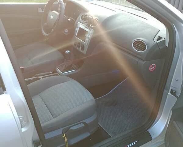 Сірий Форд Фокус, об'ємом двигуна 1.56 л та пробігом 252 тис. км за 5500 $, фото 12 на Automoto.ua