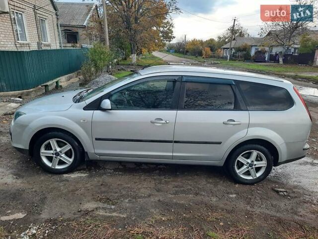 Серый Форд Фокус, объемом двигателя 1.75 л и пробегом 295 тыс. км за 4600 $, фото 1 на Automoto.ua