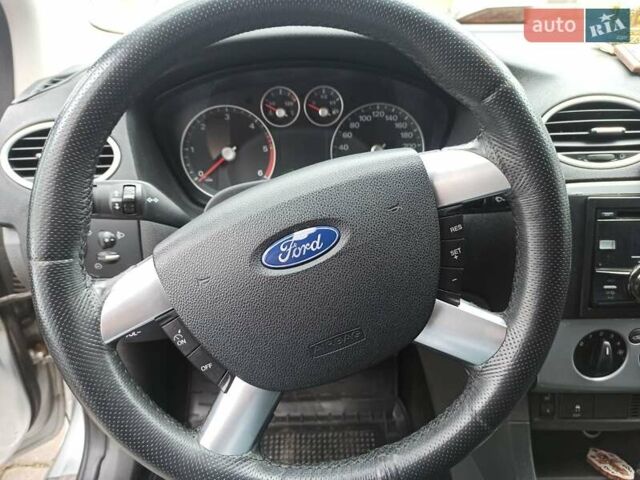 Серый Форд Фокус, объемом двигателя 2 л и пробегом 276 тыс. км за 5200 $, фото 10 на Automoto.ua