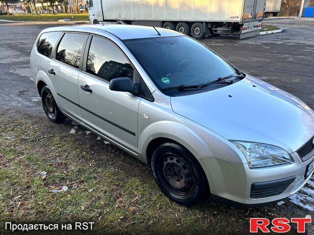 Серый Форд Фокус, объемом двигателя 1.6 л и пробегом 277 тыс. км за 4700 $, фото 1 на Automoto.ua