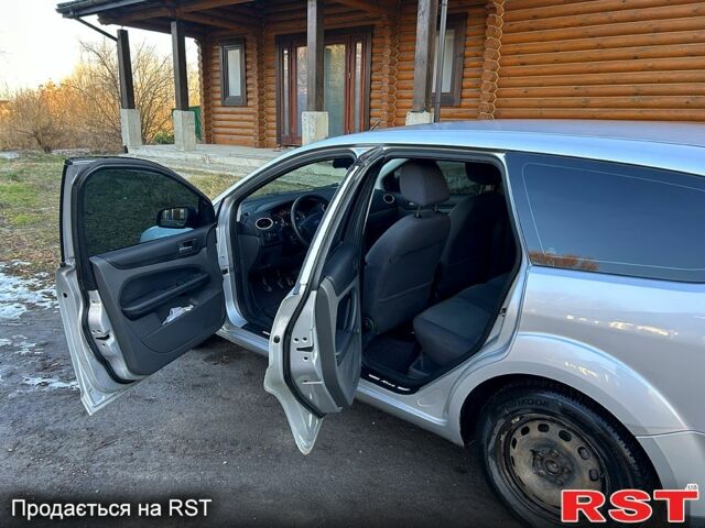 Серый Форд Фокус, объемом двигателя 1.6 л и пробегом 277 тыс. км за 4700 $, фото 4 на Automoto.ua