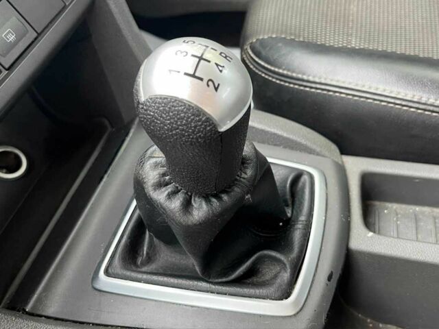 Серый Форд Фокус, объемом двигателя 1.6 л и пробегом 287 тыс. км за 4500 $, фото 11 на Automoto.ua