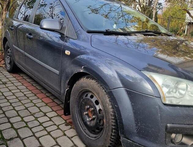 Серый Форд Фокус, объемом двигателя 1.6 л и пробегом 339 тыс. км за 4500 $, фото 9 на Automoto.ua