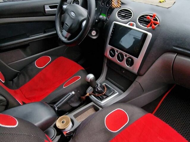 Сірий Форд Фокус, об'ємом двигуна 1.6 л та пробігом 310 тис. км за 3700 $, фото 7 на Automoto.ua