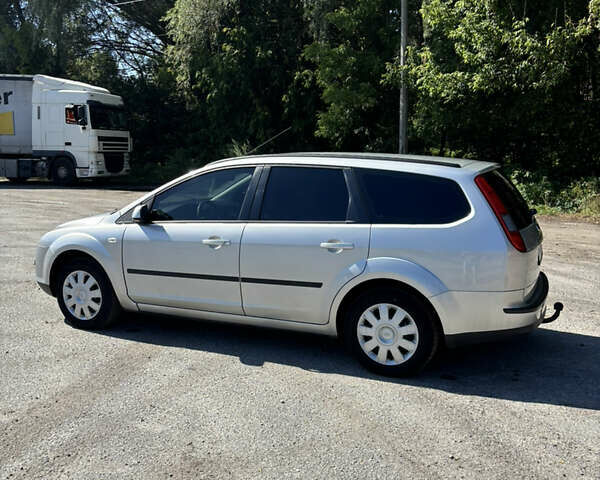 Серый Форд Фокус, объемом двигателя 1.6 л и пробегом 235 тыс. км за 4950 $, фото 4 на Automoto.ua