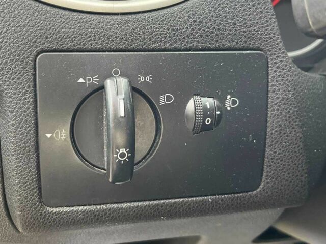 Серый Форд Фокус, объемом двигателя 1.6 л и пробегом 287 тыс. км за 4500 $, фото 12 на Automoto.ua