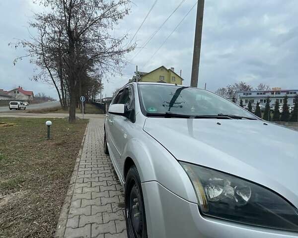Серый Форд Фокус, объемом двигателя 2 л и пробегом 276 тыс. км за 5200 $, фото 2 на Automoto.ua