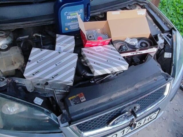 Серый Форд Фокус, объемом двигателя 1.6 л и пробегом 257 тыс. км за 4290 $, фото 7 на Automoto.ua