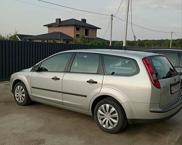 Сірий Форд Фокус, об'ємом двигуна 1.56 л та пробігом 252 тис. км за 5500 $, фото 3 на Automoto.ua