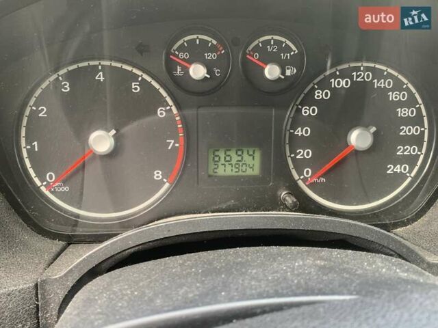 Серый Форд Фокус, объемом двигателя 1.6 л и пробегом 278 тыс. км за 3550 $, фото 17 на Automoto.ua