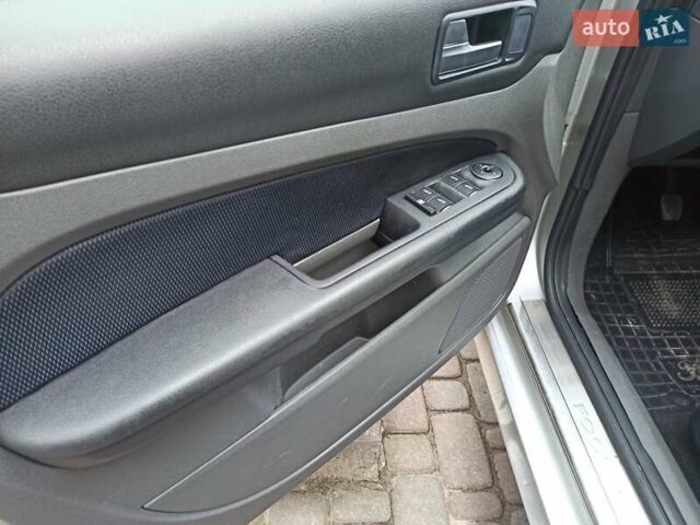 Серый Форд Фокус, объемом двигателя 2 л и пробегом 276 тыс. км за 5200 $, фото 16 на Automoto.ua