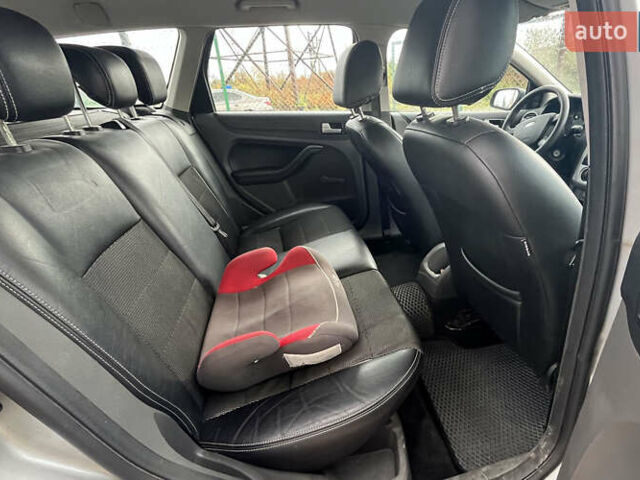 Серый Форд Фокус, объемом двигателя 1.56 л и пробегом 287 тыс. км за 4500 $, фото 17 на Automoto.ua