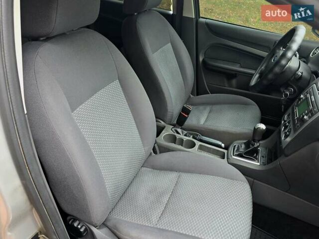 Серый Форд Фокус, объемом двигателя 1.56 л и пробегом 180 тыс. км за 3400 $, фото 30 на Automoto.ua