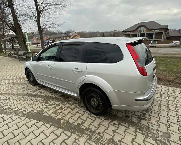 Серый Форд Фокус, объемом двигателя 2 л и пробегом 276 тыс. км за 5200 $, фото 3 на Automoto.ua