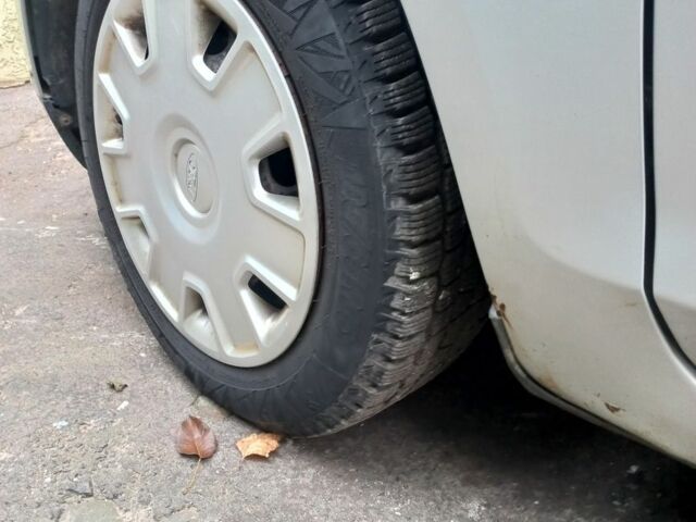 Серый Форд Фокус, объемом двигателя 0 л и пробегом 293 тыс. км за 3800 $, фото 19 на Automoto.ua