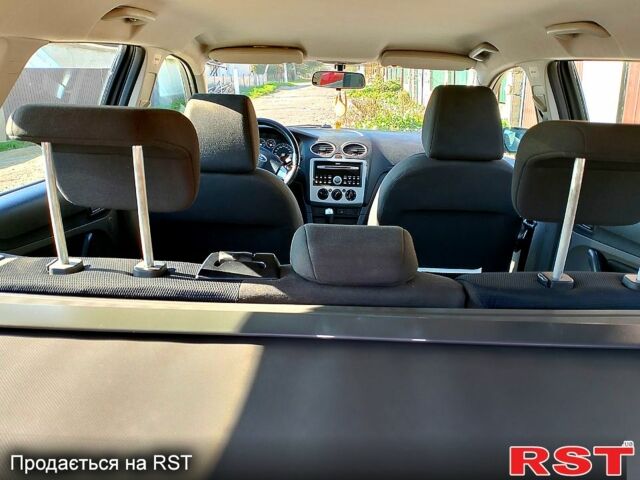 Серый Форд Фокус, объемом двигателя 1.8 л и пробегом 202 тыс. км за 4200 $, фото 6 на Automoto.ua