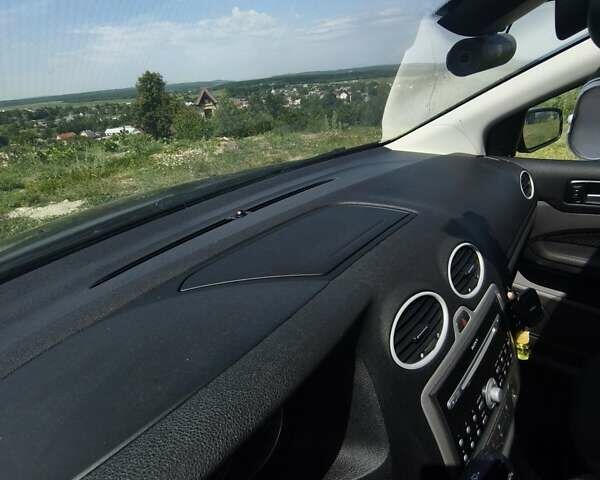 Серый Форд Фокус, объемом двигателя 1.6 л и пробегом 269 тыс. км за 5500 $, фото 14 на Automoto.ua