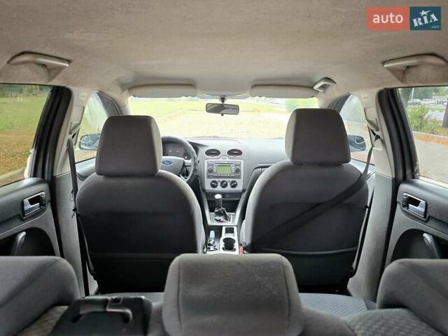 Серый Форд Фокус, объемом двигателя 1.56 л и пробегом 180 тыс. км за 3400 $, фото 19 на Automoto.ua