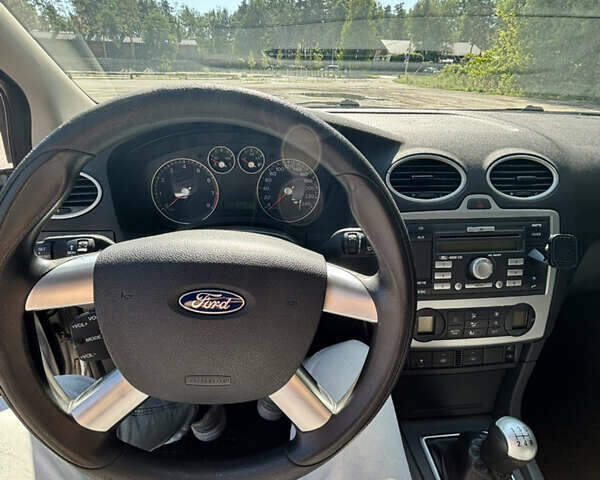 Серый Форд Фокус, объемом двигателя 1.6 л и пробегом 235 тыс. км за 4950 $, фото 11 на Automoto.ua