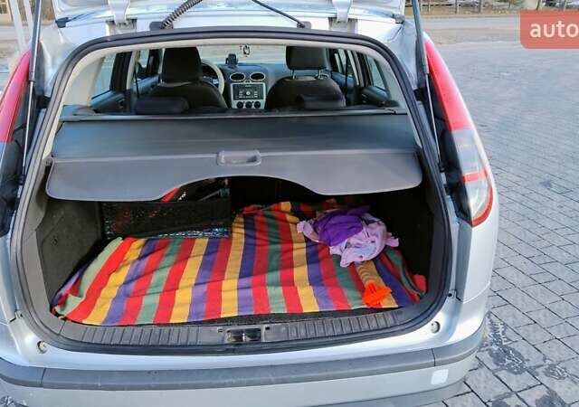 Сірий Форд Фокус, об'ємом двигуна 1.6 л та пробігом 247 тис. км за 4000 $, фото 10 на Automoto.ua