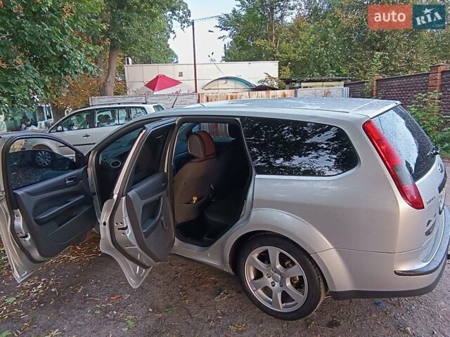 Сірий Форд Фокус, об'ємом двигуна 1.6 л та пробігом 307 тис. км за 4800 $, фото 12 на Automoto.ua
