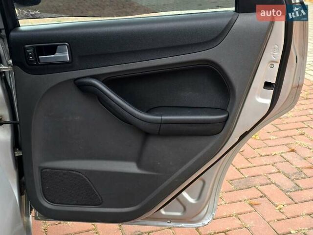 Серый Форд Фокус, объемом двигателя 1.56 л и пробегом 180 тыс. км за 3400 $, фото 21 на Automoto.ua