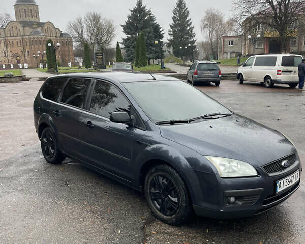 Серый Форд Фокус, объемом двигателя 1.6 л и пробегом 320 тыс. км за 4900 $, фото 2 на Automoto.ua